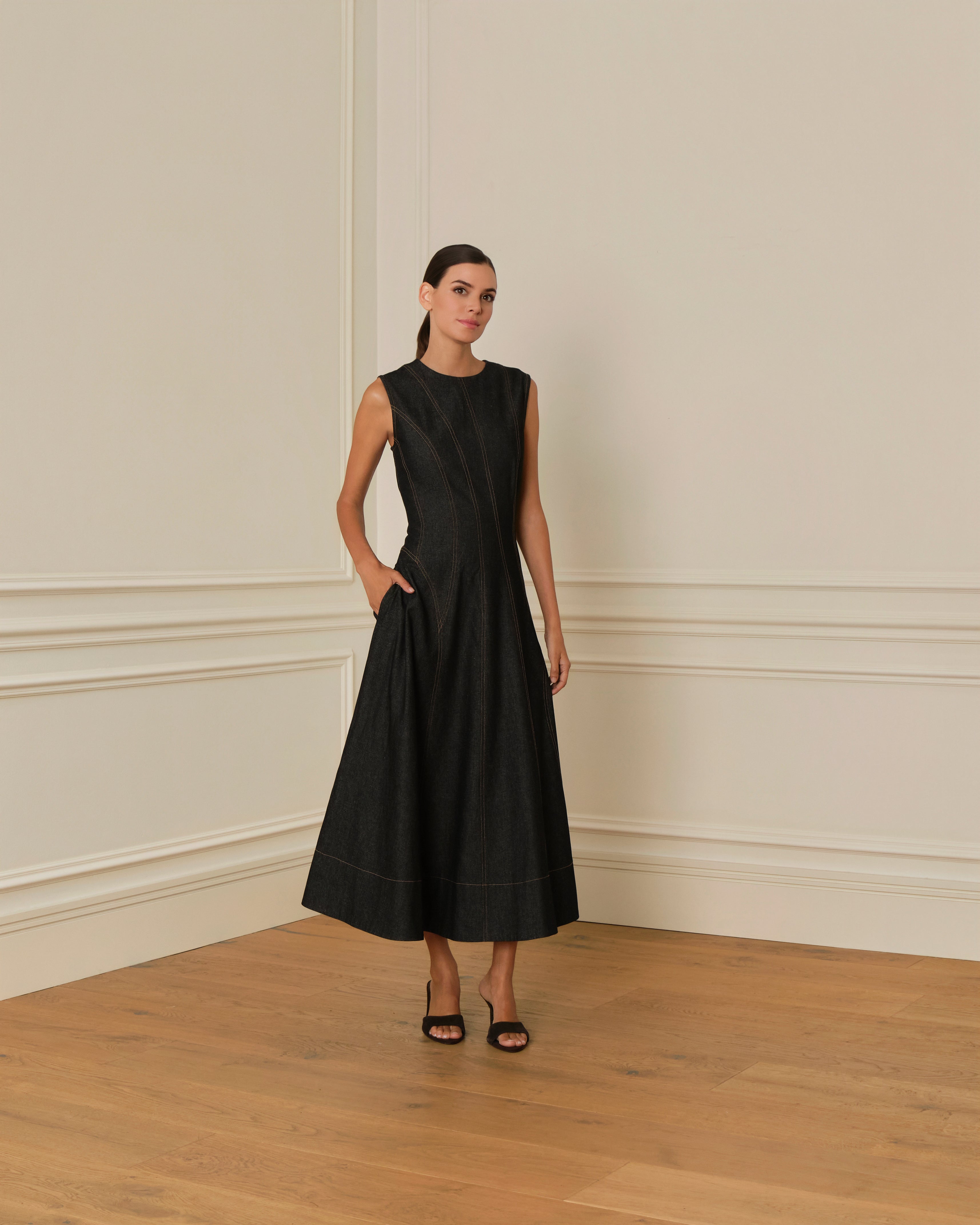 PRE-ORDER VESTIDO MIDI DENIM CON COSTURAS VISTAS