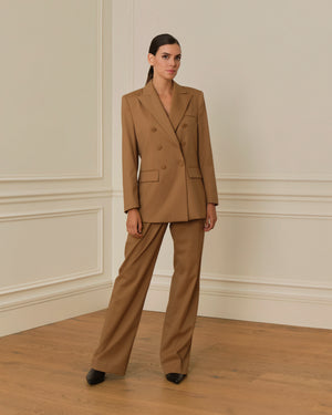 PRE-ORDER BLAZER CRUZADA CON BOLSILLOS DE TAPA CAMEL