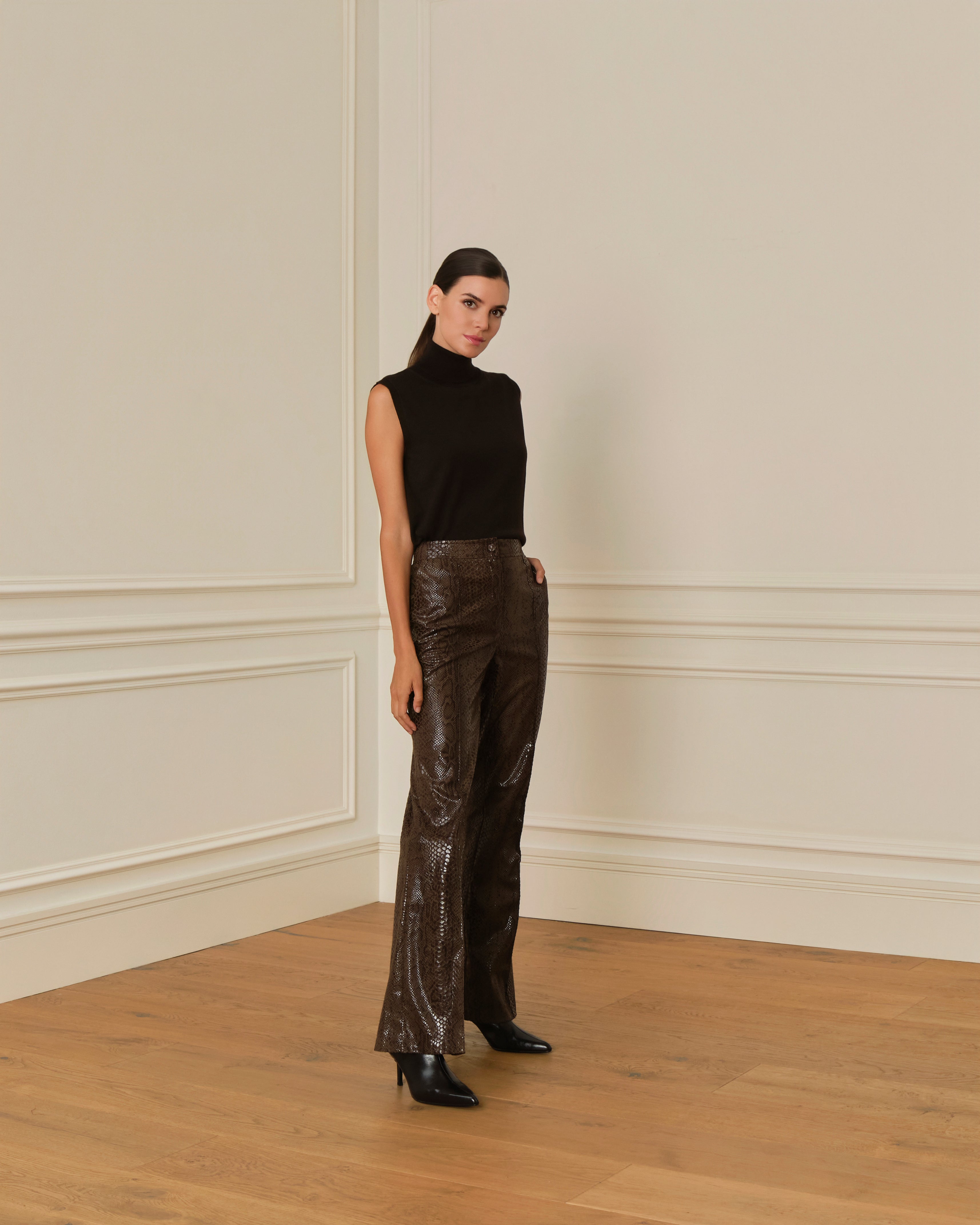 PRE-ORDER PANTALÓN FLARE EFECTO PIEL DE PITÓN