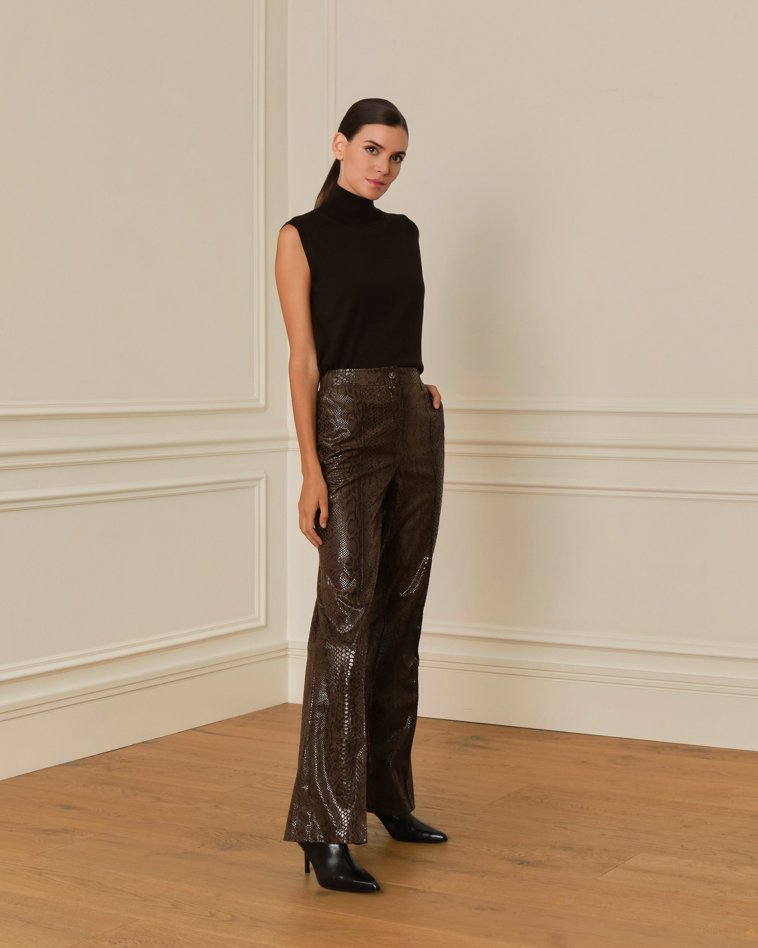 PRE-ORDER PANTALÓN FLARE EFECTO PIEL DE PITÓN