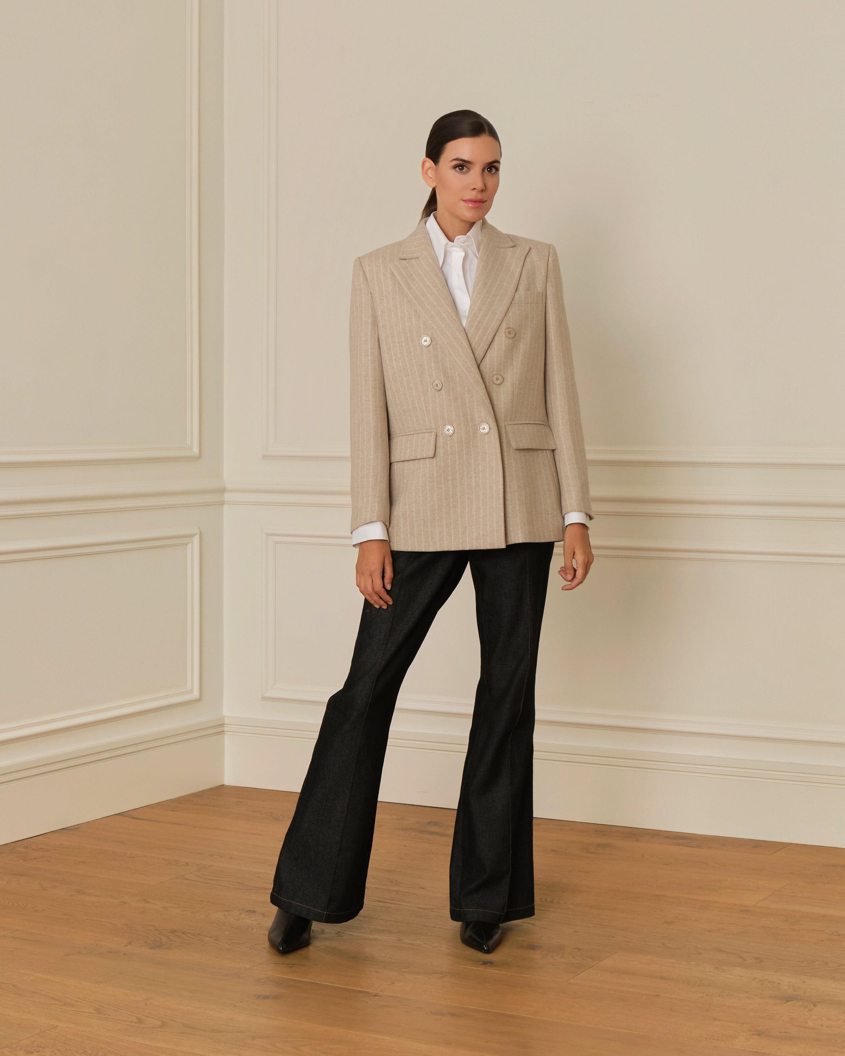 PRE-ORDER BLAZER CRUZADA RAYA DIPLOMÁTICA BEIGE