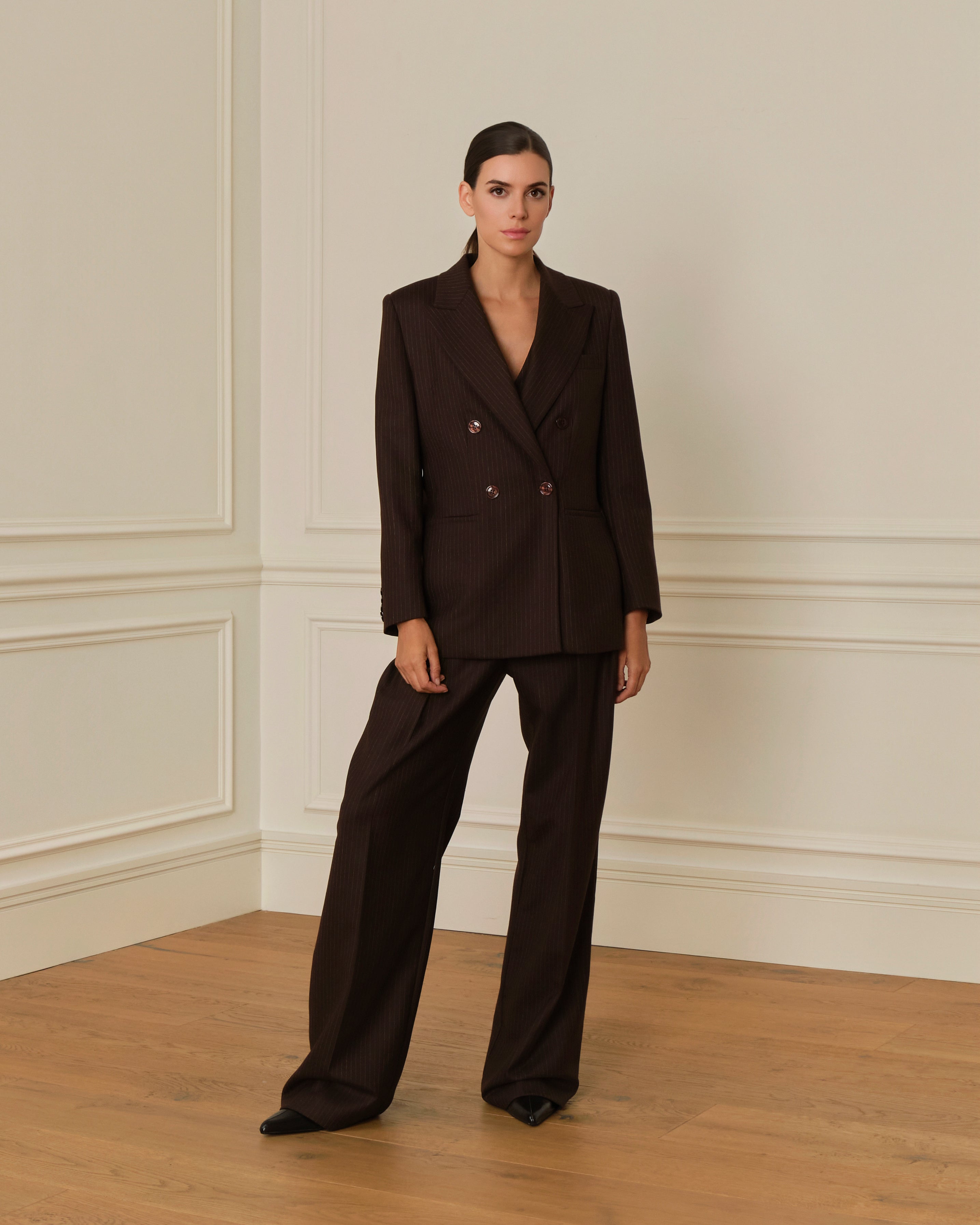 PRE-ORDER PANTALÓN RAYA DIPLOMÁTICA MARRÓN